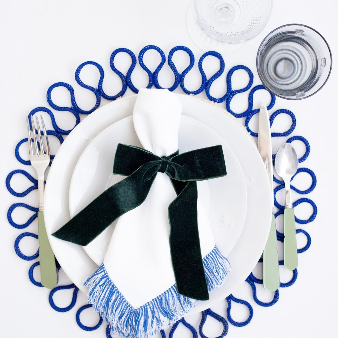 BEE DESSERT PLATE, WHITE