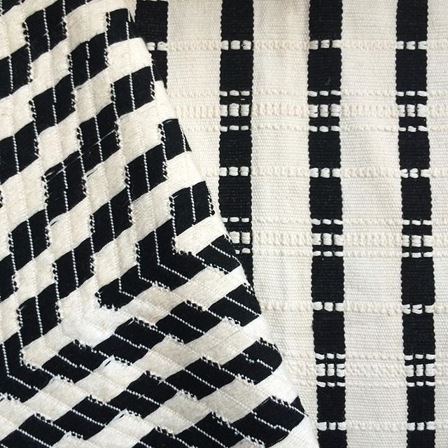 Backordered: Almolonga Zig Zag Pillow - Black and White