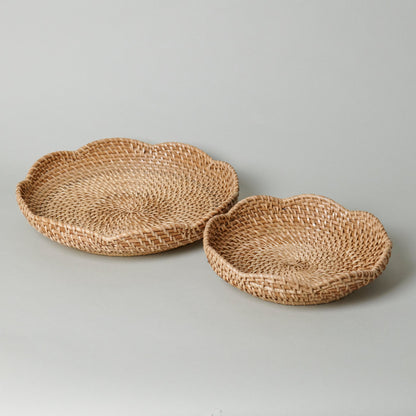 Round Rattan Scalloped Tray 10”