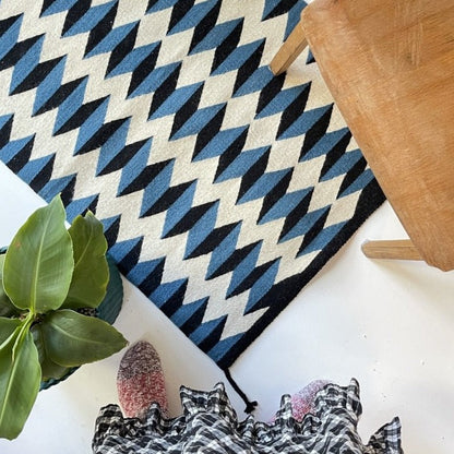 Teo Rug in Blue/Black