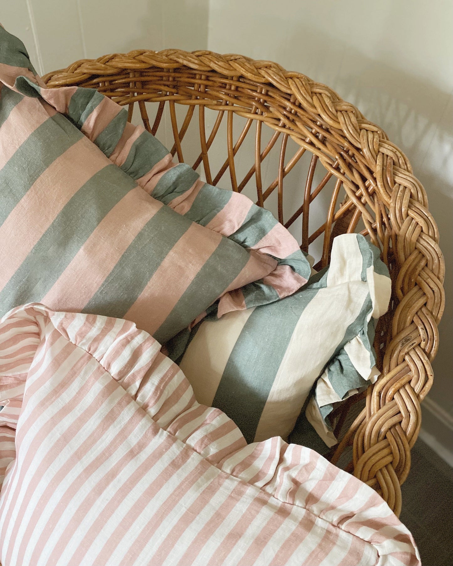 RUFFLED PILLOW COVER, MOSS & BLUSH