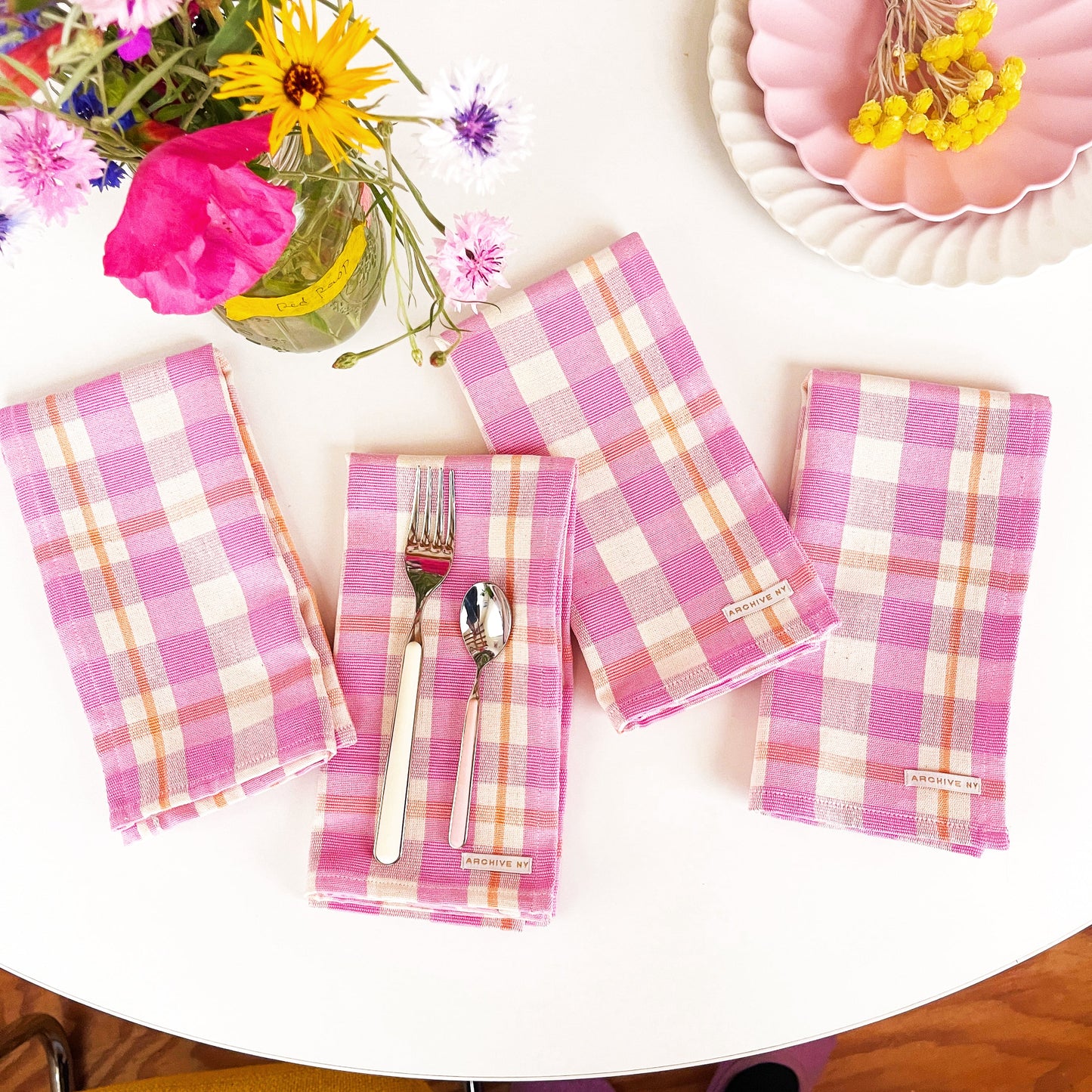 Abigail Plaid Dinner Napkin in Bubblegum