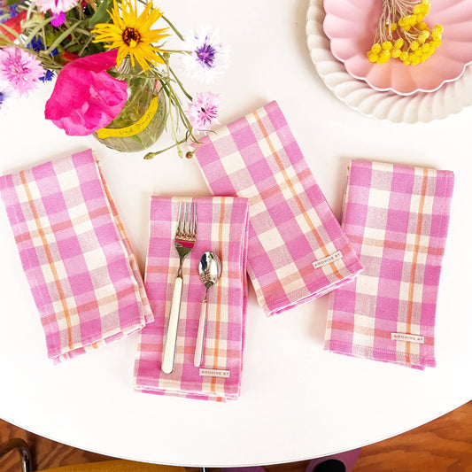 Abigail Plaid Dinner Napkin in Bubblegum