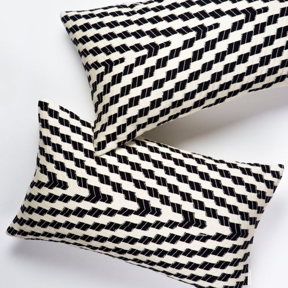Backordered: Almolonga Zig Zag Pillow - Black and White