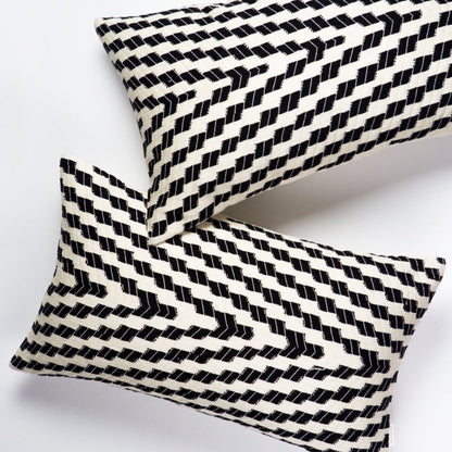 Backordered: Almolonga Zig Zag Pillow - Black and White