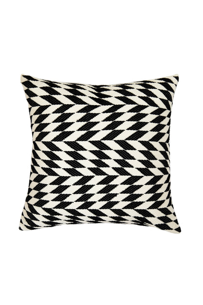 Made to order: Almolonga Diamond Pillow - Black and Natural White