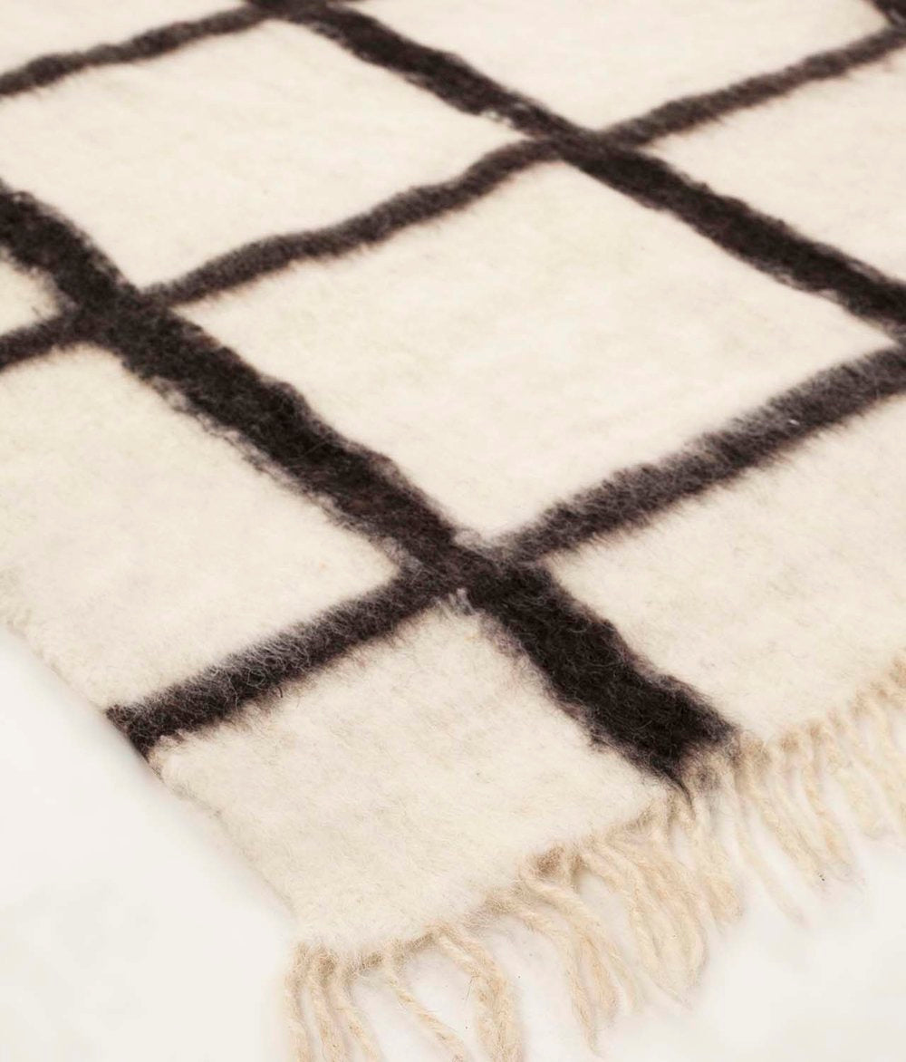 Momos Grid Blanket- Natural White and Black