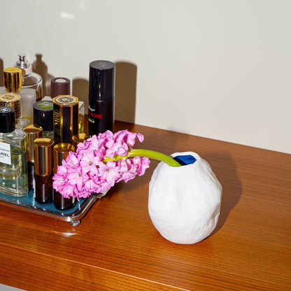 Kara Vase White