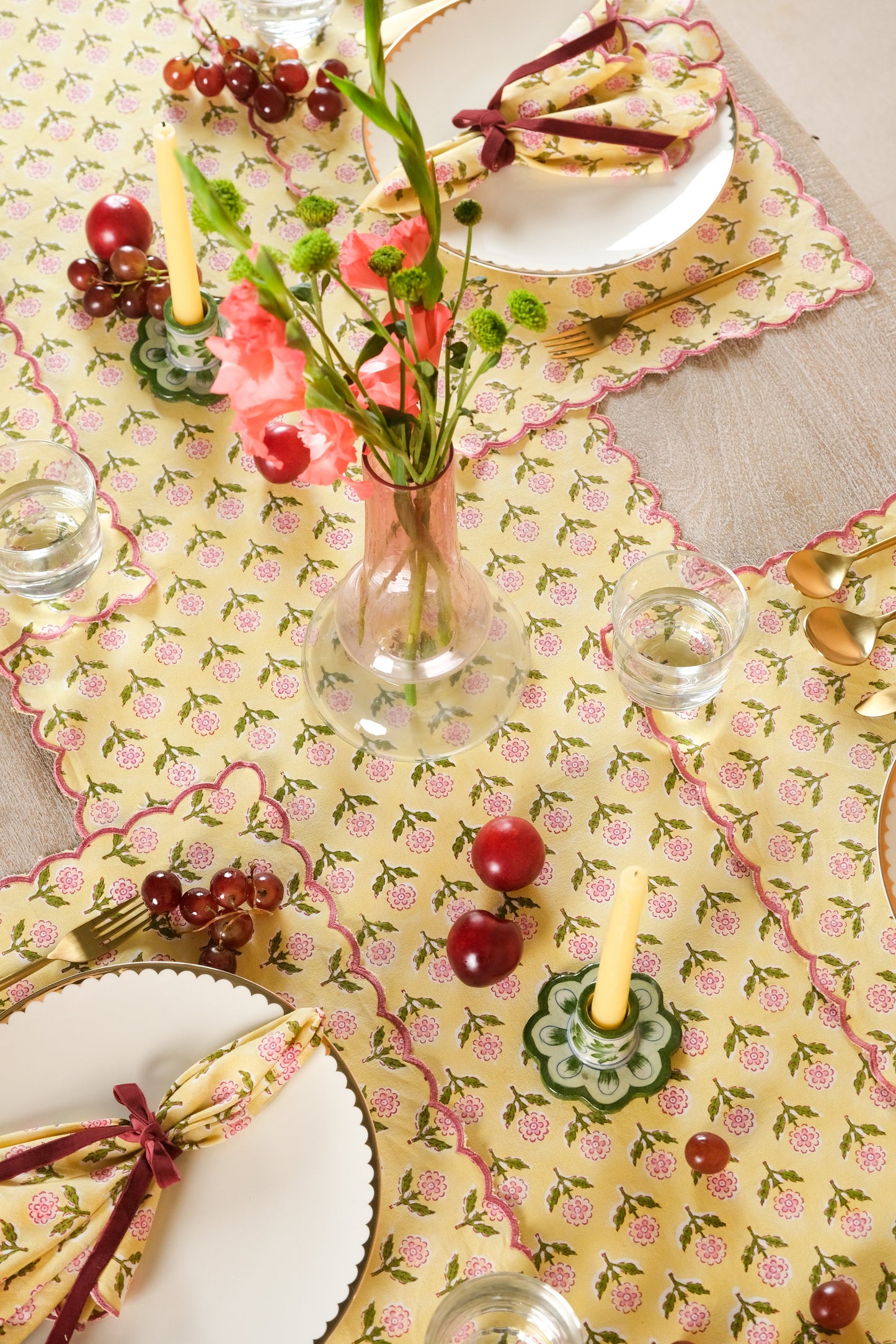 Mona Scallop Embroidered Blockprint Tablerunner in Butter Yellow