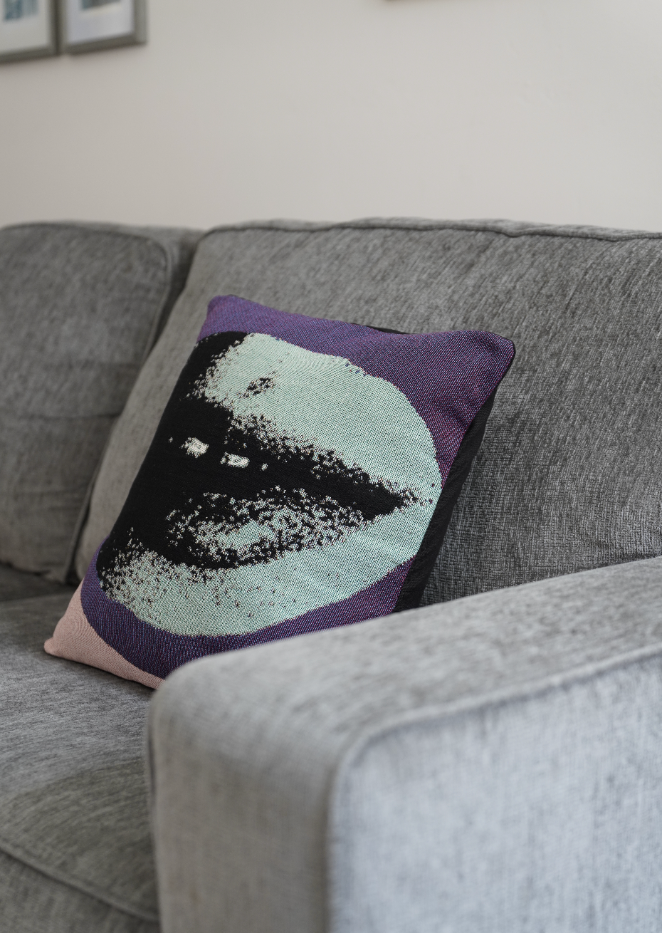 Faceless - Lips Pillow