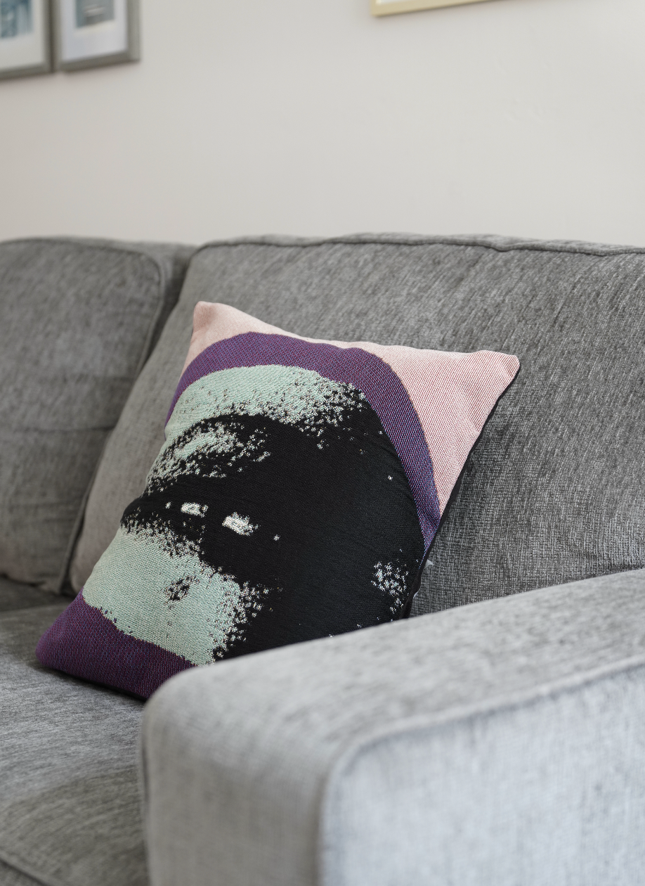 Faceless - Lips Pillow