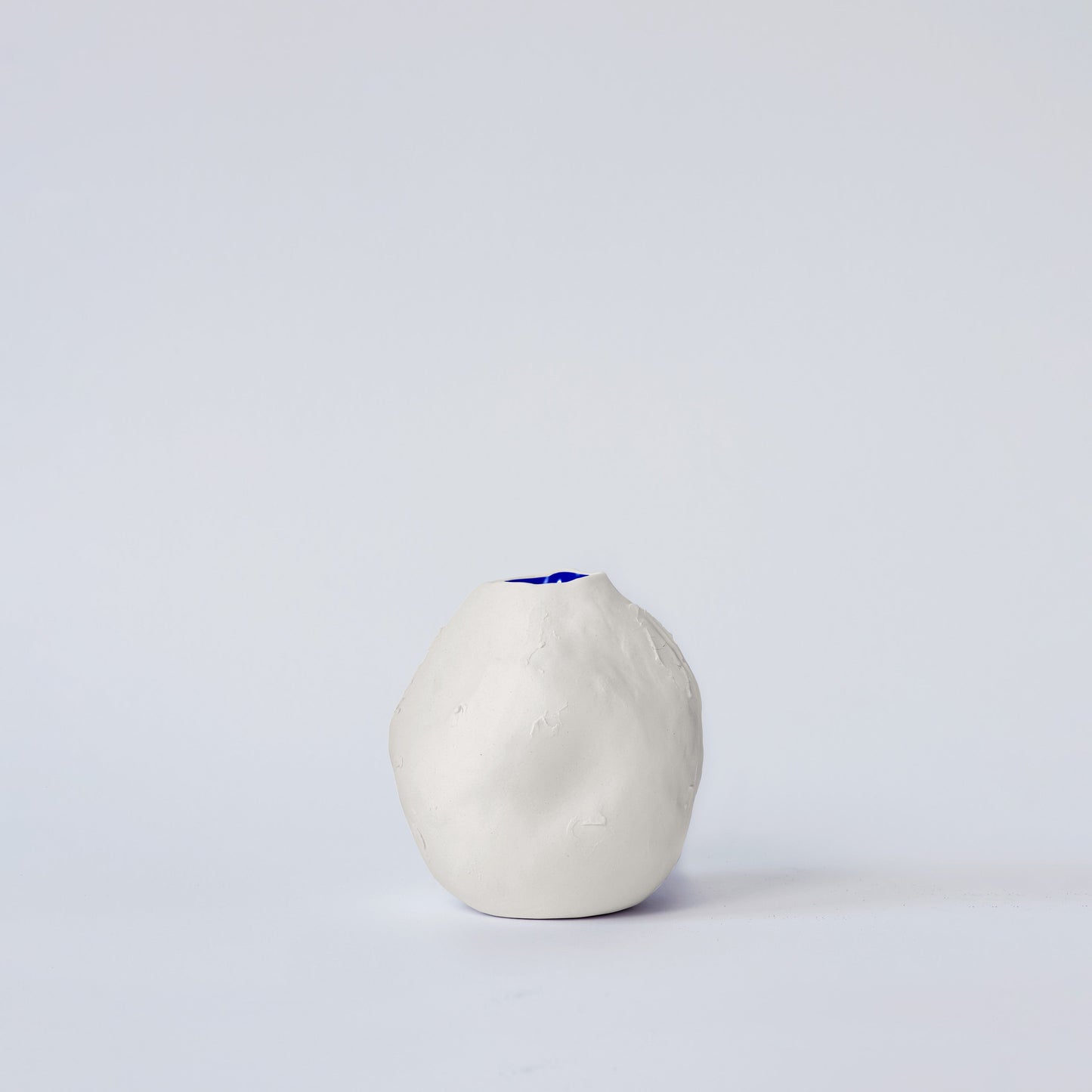 Kara Vase White