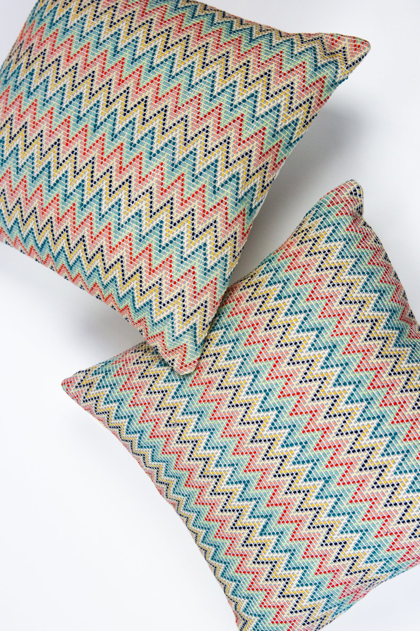 Nahuala Zig Zag Pillow - 16"x16"