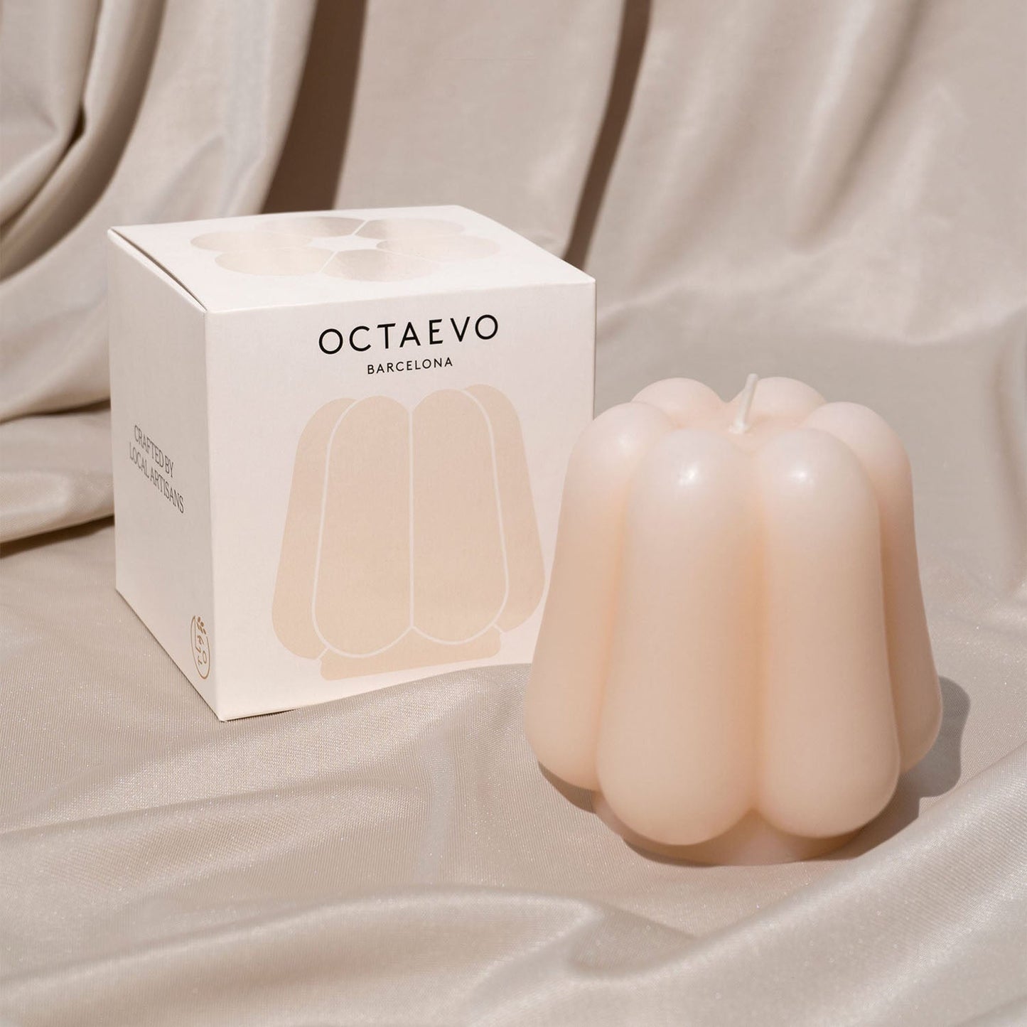 OCTAEVO Templo Candle - Ivory