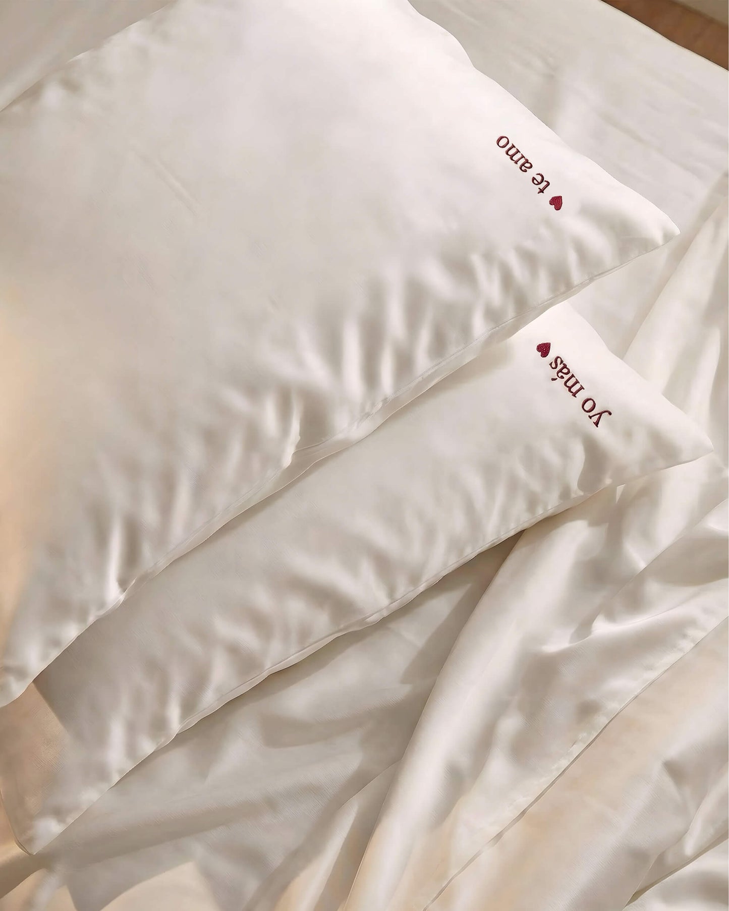 Te Amo Lumière Pillowcase Set