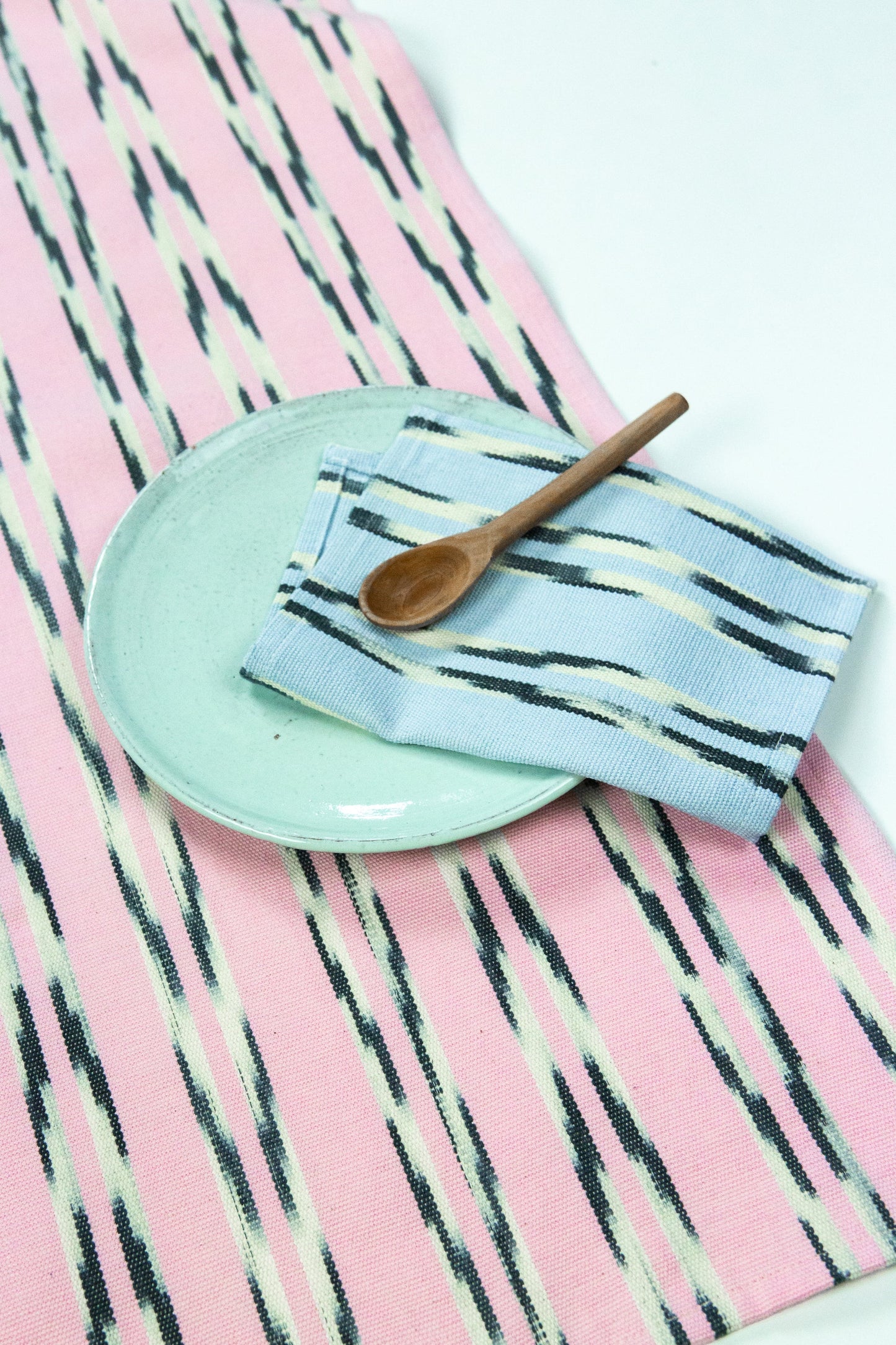 Xela Light Pink Jaspe Table Runner